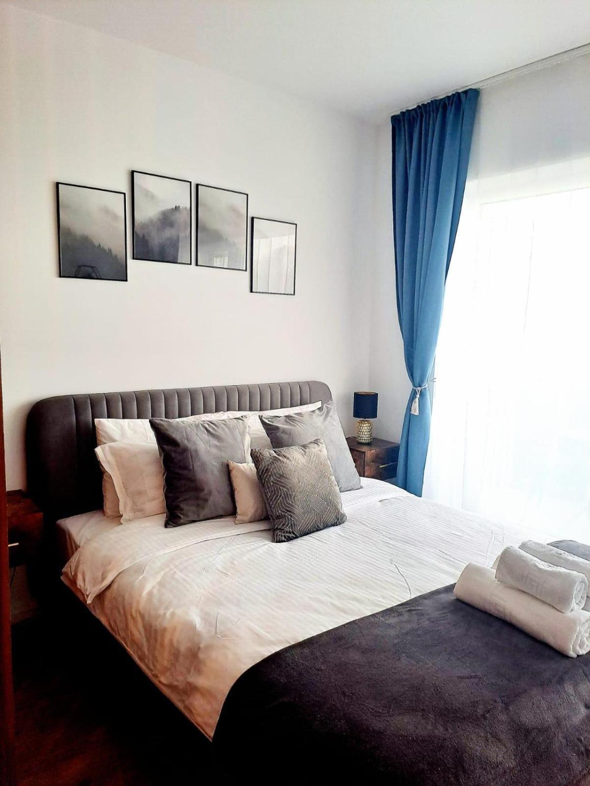 Mountain Breeze Luxury Apartment Ac & Parcare Privata บราชอฟ ภายนอก รูปภาพ
