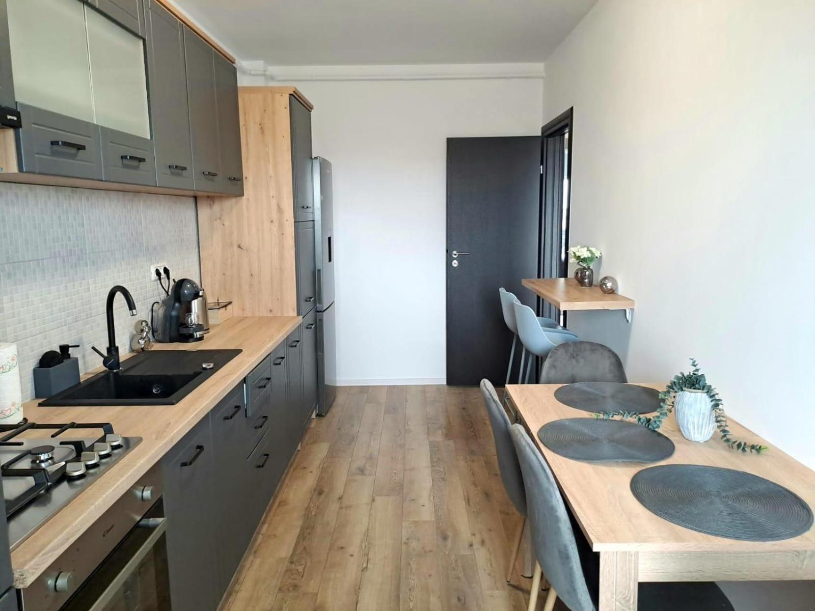 Mountain Breeze Luxury Apartment Ac & Parcare Privata บราชอฟ ภายนอก รูปภาพ