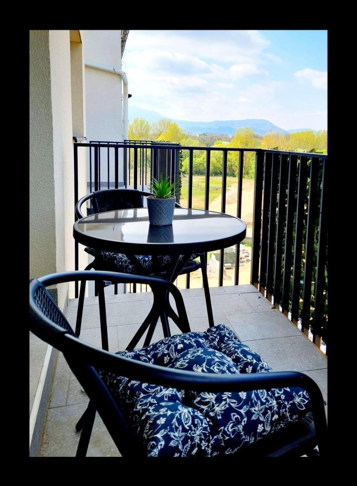 Mountain Breeze Luxury Apartment Ac & Parcare Privata บราชอฟ ภายนอก รูปภาพ